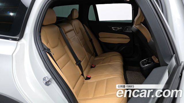 Volvo V60 2021 — photo 12