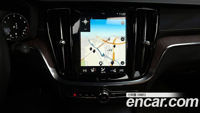 Volvo V60 2021 — photo 15