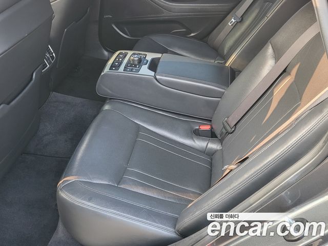 Genesis G80 2017 — photo 9