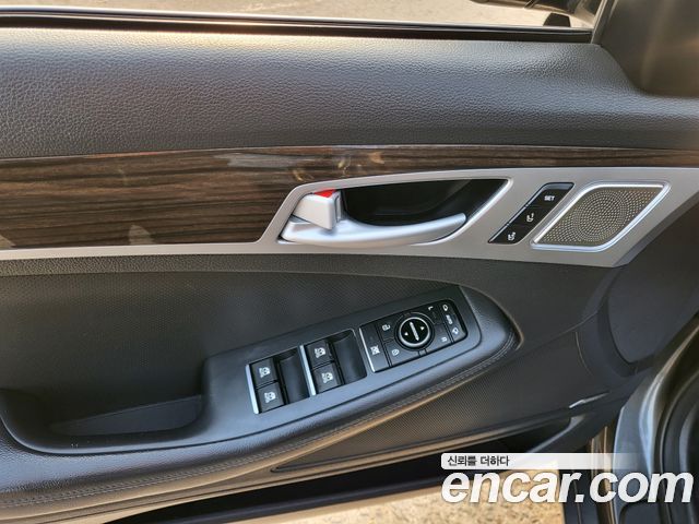 Genesis G80 2017 — photo 12