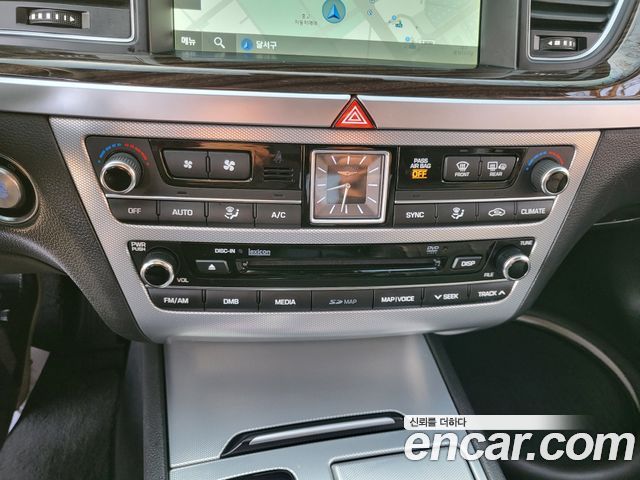Genesis G80 2017 — photo 14