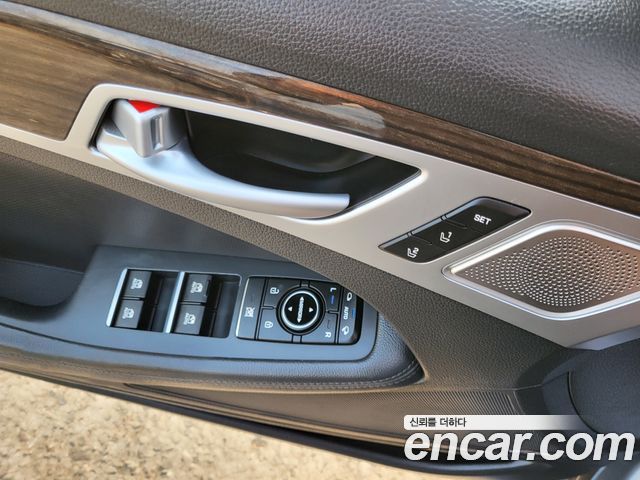 Genesis G80 2017 — photo 16