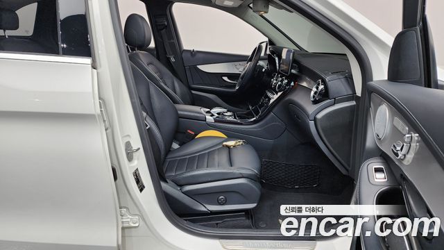 Mercedes-Benz GLC-Class 2018 — photo 11