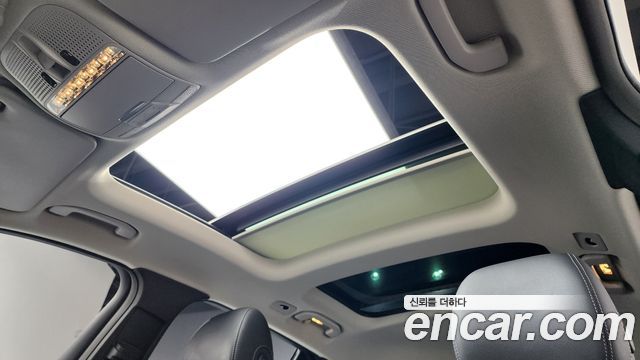 Mercedes-Benz GLC-Class 2018 — photo 19