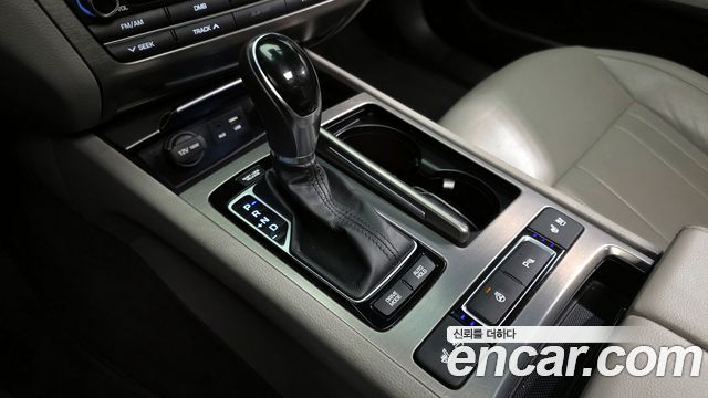 Hyundai Genesis 2016 — photo 9