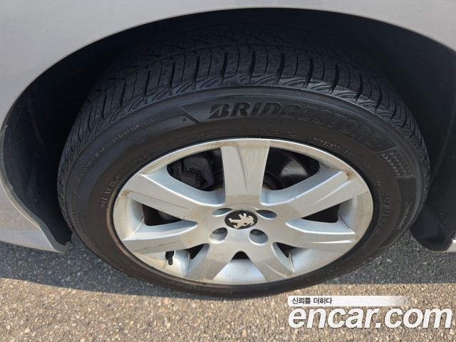 Peugeot 308 2014 — photo 5