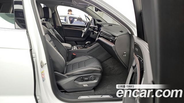 Volkswagen Touareg 2026 — photo 11