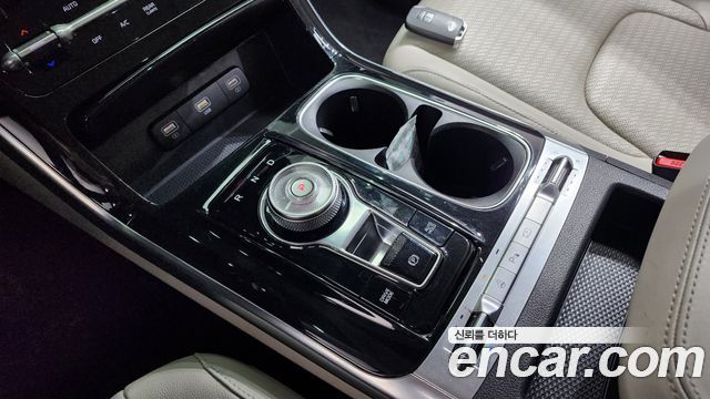 Kia Canival 2021 — photo 9