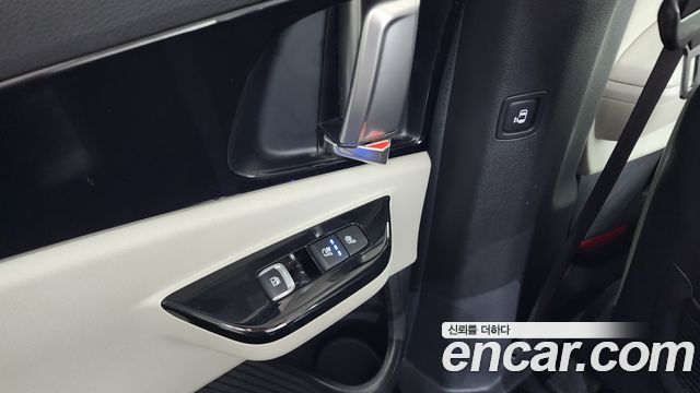 Kia Canival 2021 — photo 18