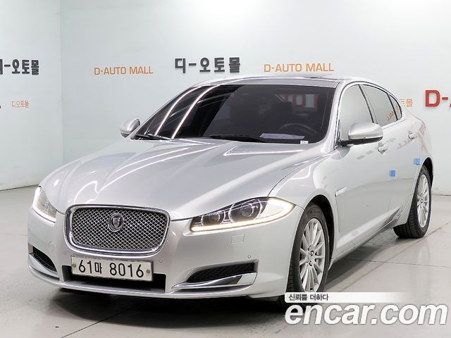 Jaguar XF 2013 — photo 1