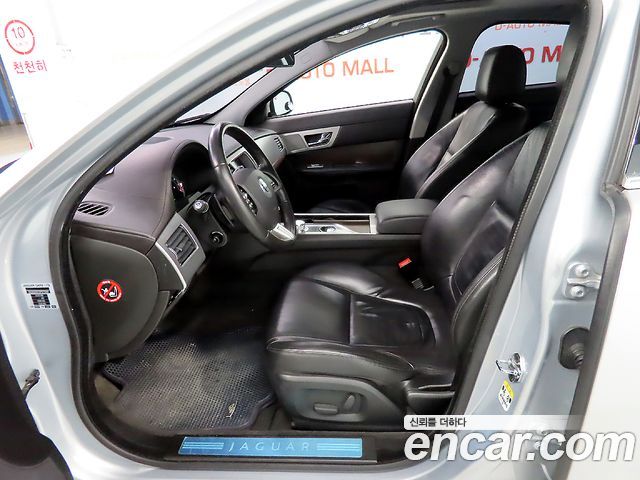 Jaguar XF 2013 — photo 6