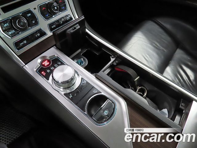 Jaguar XF 2013 — photo 13