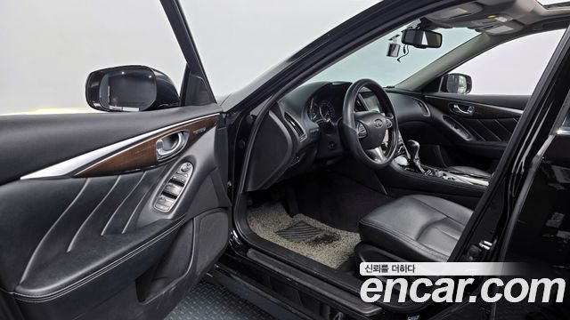 Infiniti Q50 2015 — photo 11