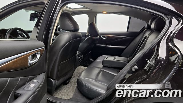 Infiniti Q50 2015 — photo 13