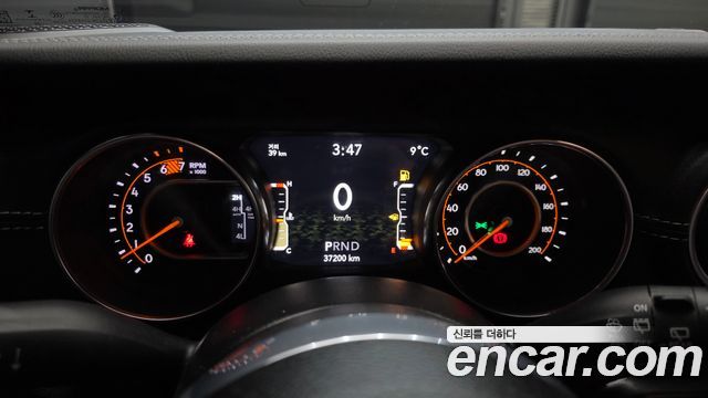 Jeep Wrangler 2022 — photo 8