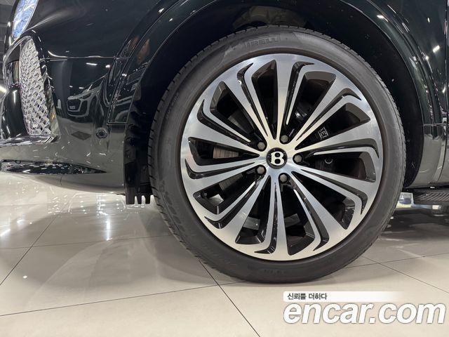 Bentley Bentayga 2024 — photo 16
