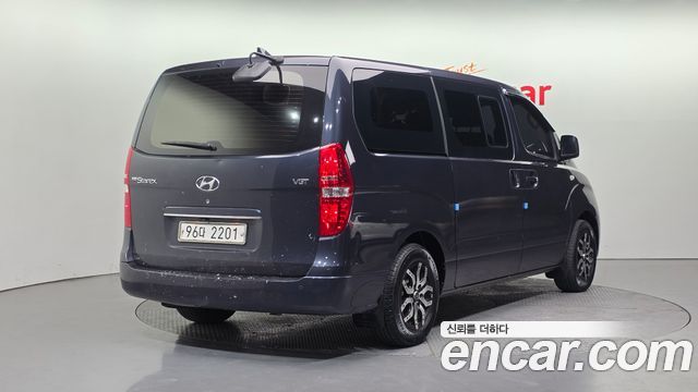 Hyundai Starex 2018 — photo 2
