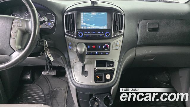 Hyundai Starex 2018 — photo 16
