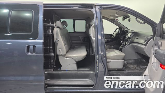 Hyundai Starex 2018 — photo 19