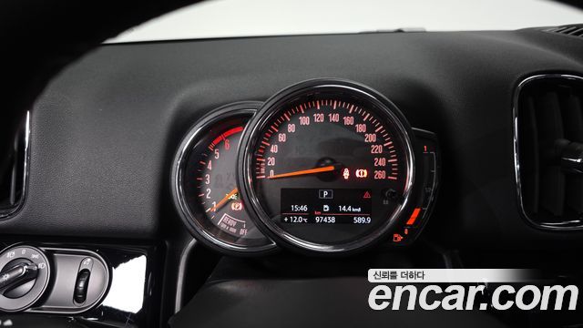 Mini Countryman 2018 — photo 8