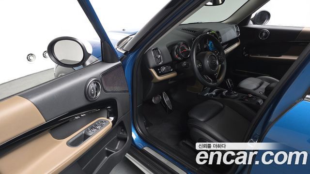 Mini Countryman 2018 — photo 10