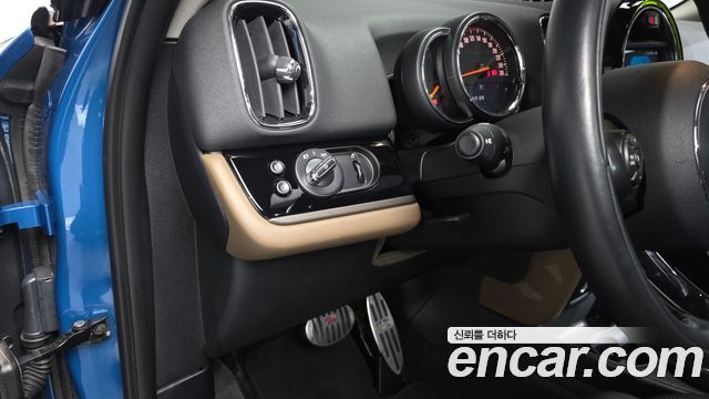 Mini Countryman 2018 — photo 13
