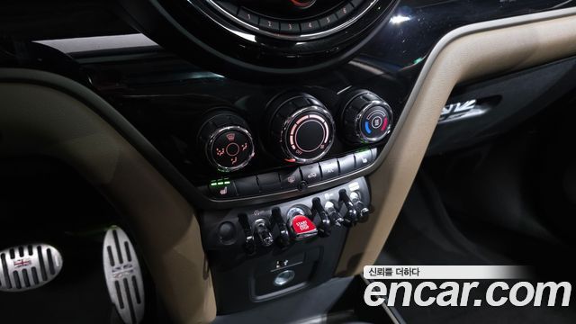 Mini Countryman 2018 — photo 17
