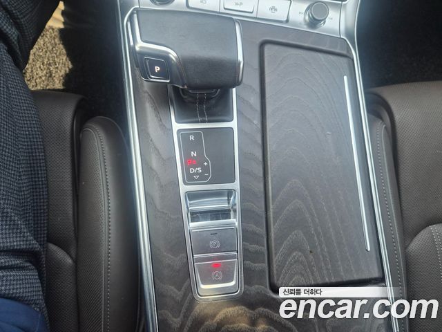 Audi A6 2022 — photo 14