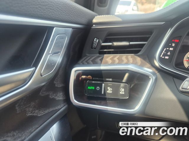 Audi A6 2022 — photo 15