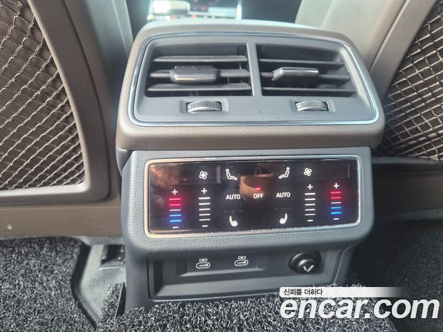 Audi A6 2022 — photo 18