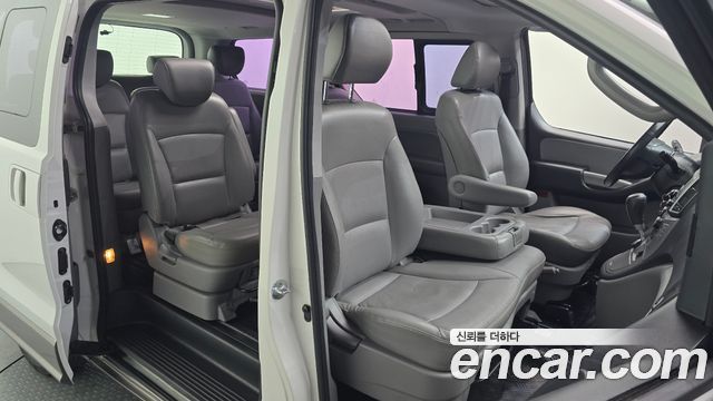 Hyundai Starex 2016 — photo 12