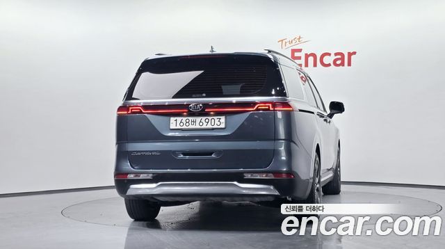 Kia Canival 2021 — photo 4