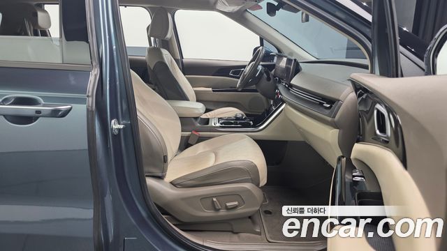 Kia Canival 2021 — photo 10