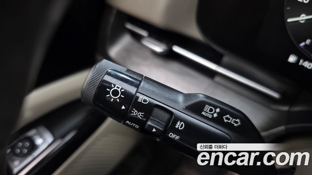 Kia Canival 2021 — photo 17