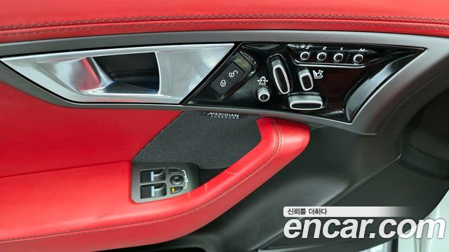 Jaguar F-TYPE 2016 — photo 13