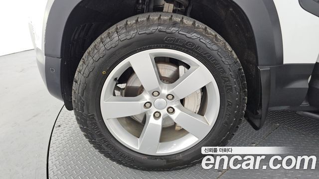 Land Rover Defender 2022 — photo 5