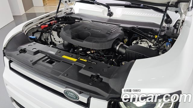 Land Rover Defender 2022 — photo 6