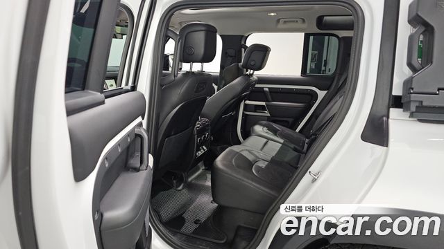 Land Rover Defender 2022 — photo 20