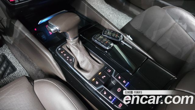 Kia K7 2016 — photo 9