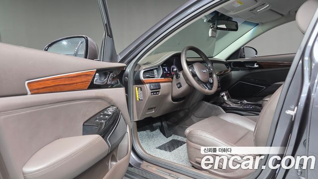 Kia K7 2016 — photo 11