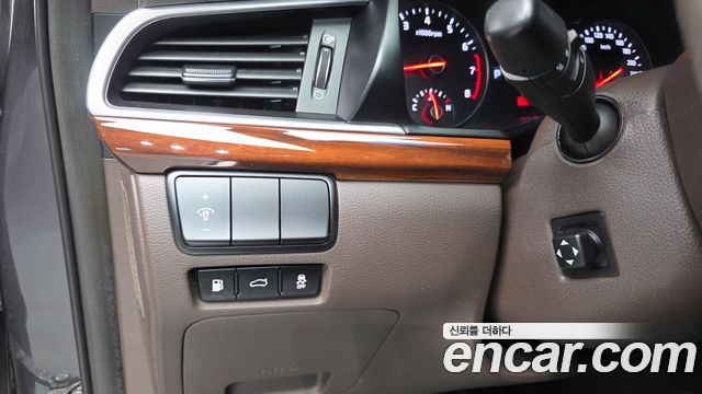 Kia K7 2016 — photo 12