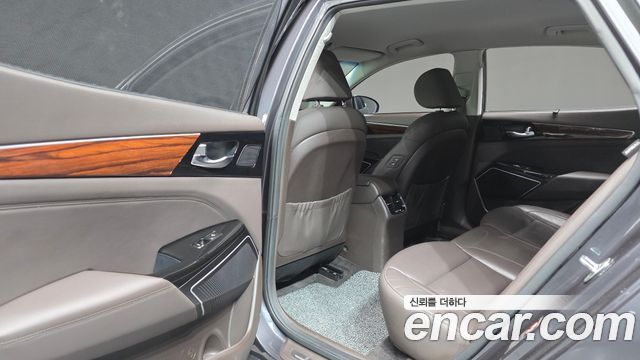 Kia K7 2016 — photo 17