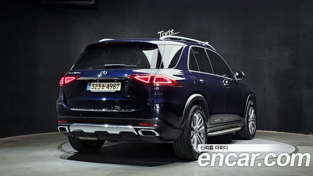 Mercedes-Benz GLE-Class 2022 — photo 2