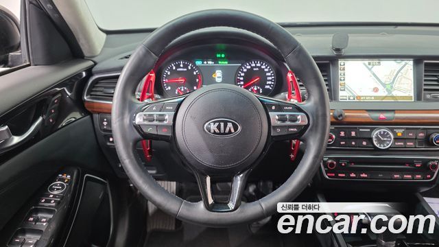Kia K7 2016 — photo 13