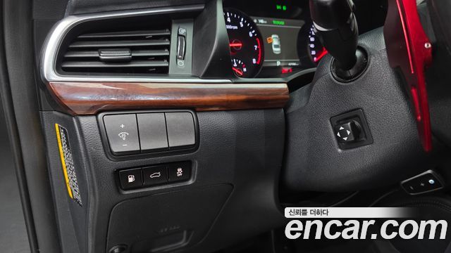 Kia K7 2016 — photo 17