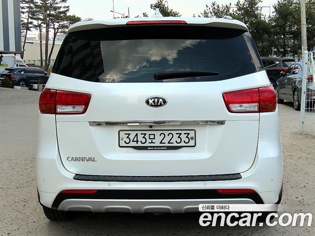 Kia Canival 2017 — photo 4
