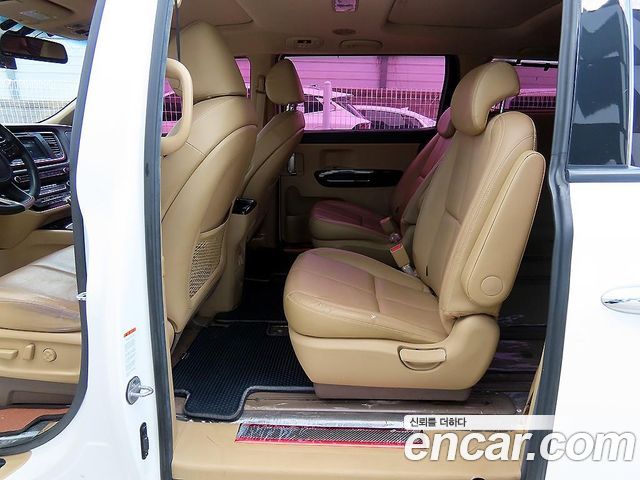 Kia Canival 2017 — photo 6