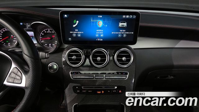 Mercedes-Benz GLC-Class 2017 — photo 14