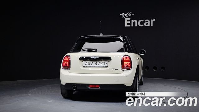 Mini Cooper 2019 — photo 4