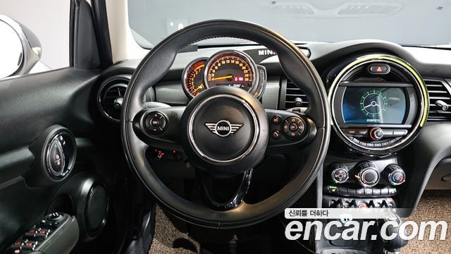 Mini Cooper 2019 — photo 13